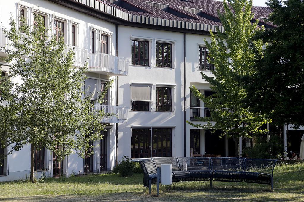 Tagungs- Und Bildungszentrum Steinbach/Taunus Steinbach im Taunus Bagian luar foto