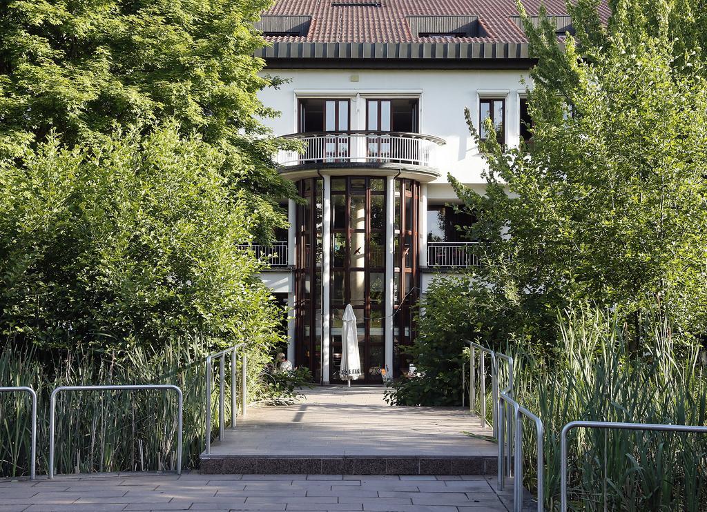 Tagungs- Und Bildungszentrum Steinbach/Taunus Steinbach im Taunus Bagian luar foto